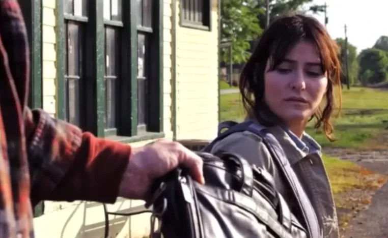 Rua dos Pecados (Penance Lane): Quando o filme promete redenção... e entrega bagunça com mutante