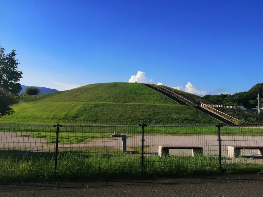 O Tomb Esquecido de Gifu: Uma Jornada pelo Hirui Otsuka Kofun O Tomb Esquecido de Gifu: Uma Jornada pelo Hirui Otsuka Kofun
