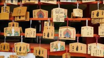Templo Daihonzan Naritasan explorando o Daikannon, M&atilde;e da Salva&ccedil;&atilde;o.