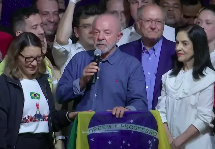 Lula é eleito Presidente do Brasil